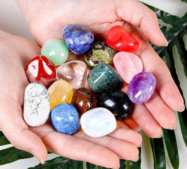 DUQGUHO 15 Pcs Natural Crystals Bulk Tumbled Stones Polished Irregular Quartz Crystal Set Chakra Colored Rocks Gemstones Vase Filler Landscape Bottom Decoration Energy Reiki...